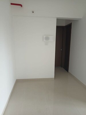 Room in 2 BHK Apartment at Kohinoor Sportsville, Hinjewadi – for Rent