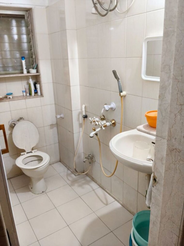 Bathroom, atlas-skywalker-chs 2 Bedroom 730 Sq.Ft. Apartment In Andheri West Mumbai 10636552