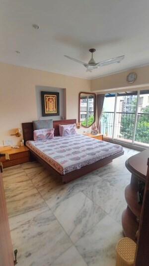 Master Bedroom in 2 BHK Apartment at Victoria Apartment Andheri, Andheri West – for Rent