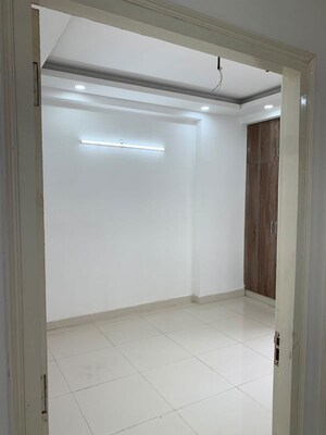 Room in 3 BHK Apartment at Amrapali Verona Heights Phase II, Amrapali Leisure Valley – for Sale