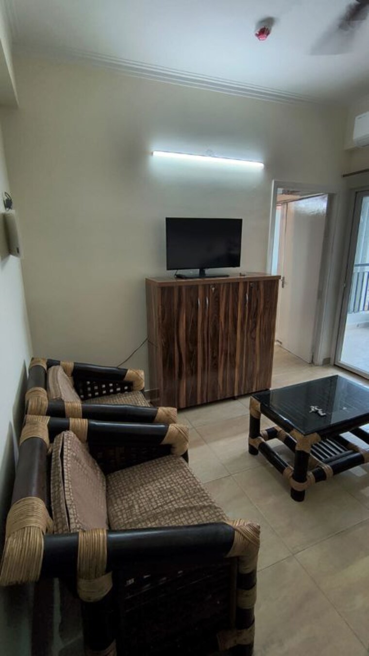 Living Room, gaur-city-2-14th-avenue 1 Bedroom 550 Sq.Ft. Apartment In Sector 16c Greater Noida Greater Noida 10636617