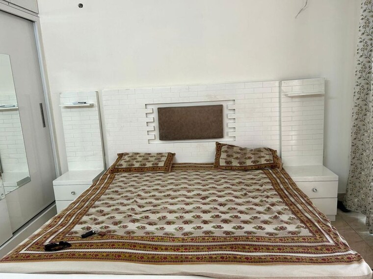 Bedroom, gaur-city-2-14th-avenue 3 Bedroom 1300 Sq.Ft. Apartment In Sector 16c Greater Noida Greater Noida 10636621
