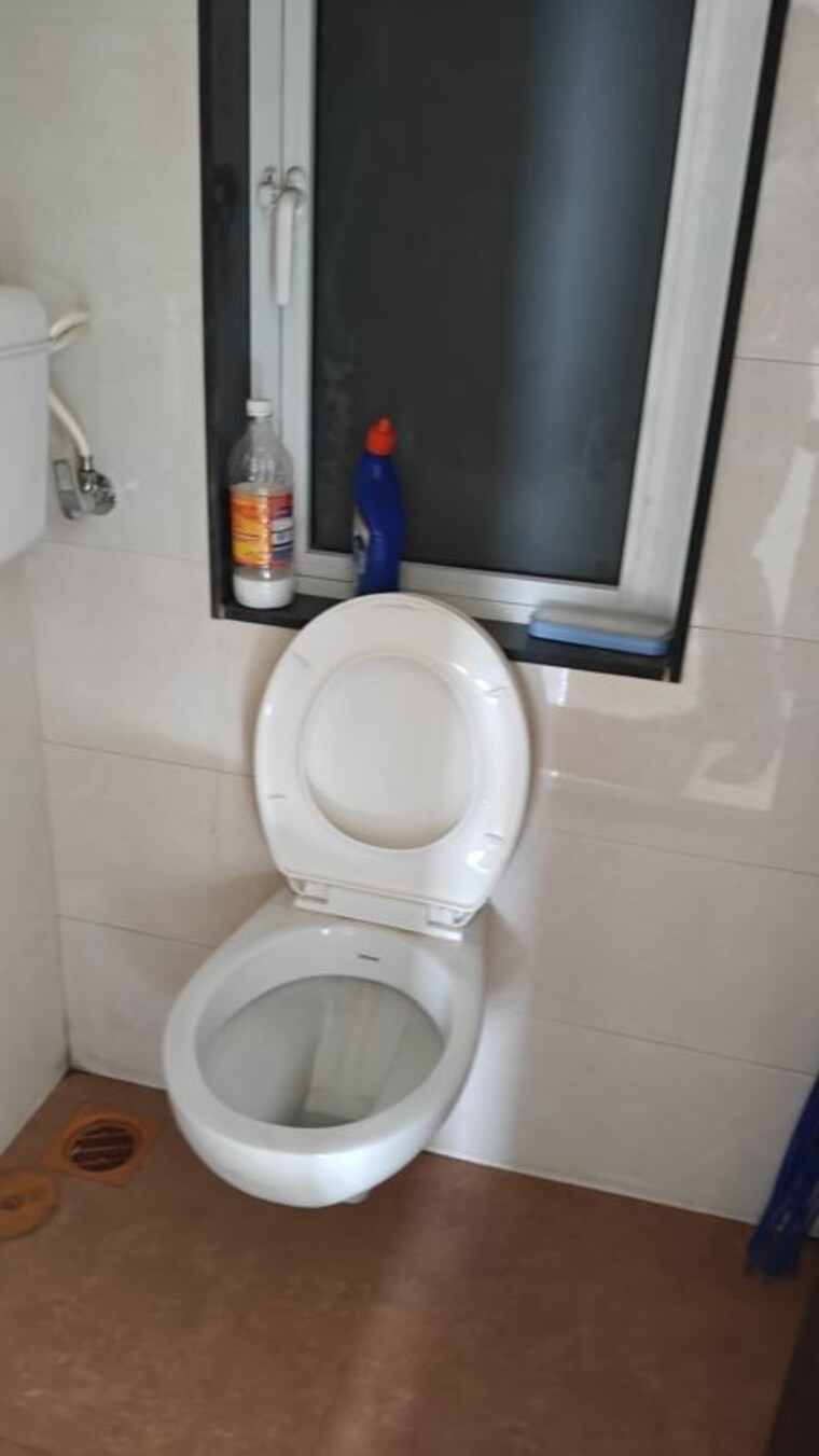 Bathroom, pallavi-chhaya-chs 2 Bedroom 550 Sq.Ft. Apartment In Chembur Mumbai 10636623