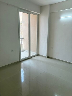 Room in 2 BHK Apartment at Amrapali Verona Heights, Tech Zone 4 Greater Noida – for Sale