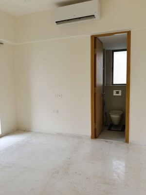 2 BHK Apartment For Rent in Chandak 34 Park Estate, Goregaon West