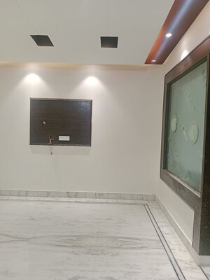 Furnished Amenities in 3 BHK Builder Floor at Huda – for Rent
