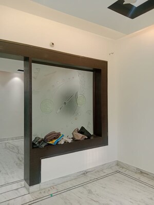 Room in 3 BHK Builder Floor at Huda – for Rent
