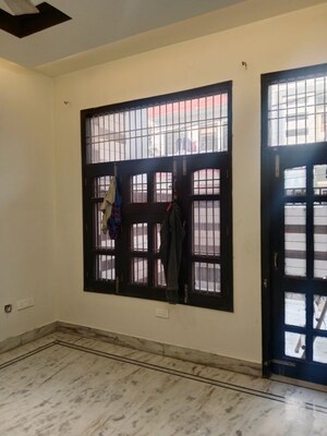 Room in 3 BHK Builder Floor at Huda – for Rent