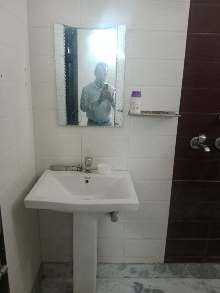Bathroom, huda 3 Bedroom 1801 Sq.Ft. Builder Floor In Huda Panipat 10636634