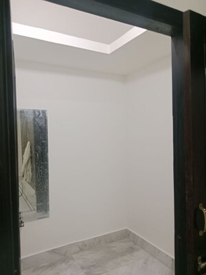 Room in 3 BHK Builder Floor at Huda – for Rent