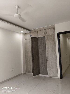Room in 1.5 BHK Builder Floor at Vipul World Floors, Sector 48 – for Rent