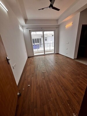 Room in 4 BHK Builder Floor at SS Linden, Sector 84 – for Rent