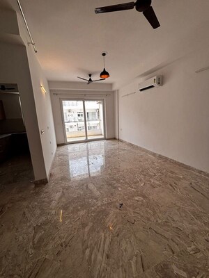 Room in 4 BHK Builder Floor at SS Linden, Sector 84 – for Rent