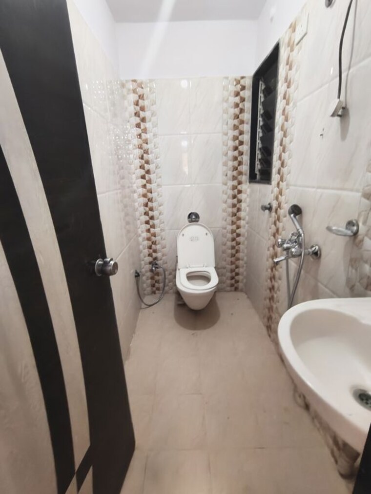 Bathroom, silicon-park 1 Bedroom 700 Sq.Ft. Apartment In Malad West Mumbai 10636648