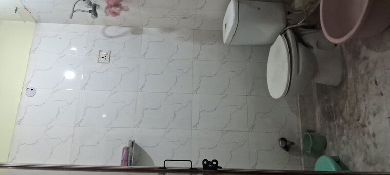 Bathroom, sarita vihar 1 Bedroom 600 Sq.Ft. Apartment In Sarita Vihar Delhi 10636647