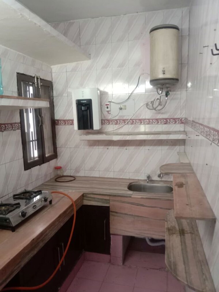 Kitchen, sector 44 2 Bedroom 1000 Sq.Ft. Builder Floor In Sector 44 Chandigarh 10636679
