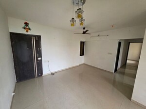 Room in 2 BHK Apartment at Cosmos Jewels, Ghodbunder Road – for Rent