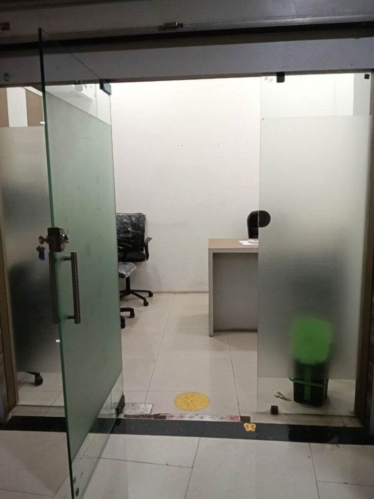 Team Area, express-zone Commercial Office Space 120 Sq.Ft. In Malad East Mumbai 10636712