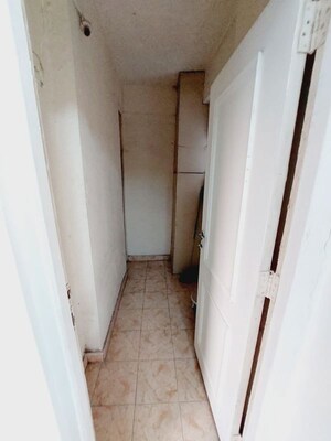 Building Lobby in 2 BHK Apartment at Hiranandani Meadows, Manpada – for Rent