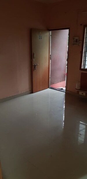 Room in 1 BHK Apartment at Patil Nagar – for Rent