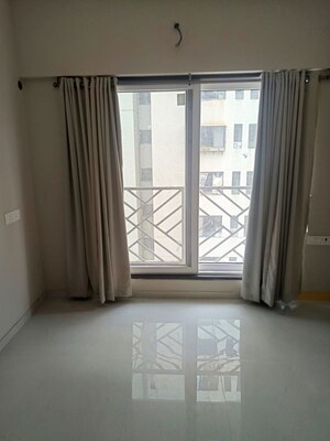 Room in 1 BHK Apartment at Vayuputra Trident, Santacruz West – for Sale