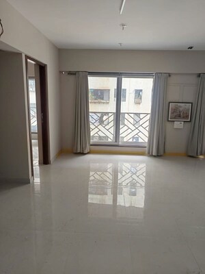 Room in 2 BHK Apartment at Vayuputra Trident, Santacruz West – for Sale