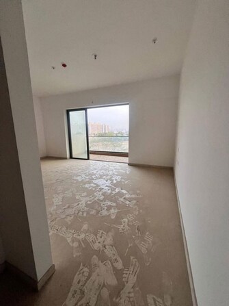 2 BHK Apartment For Rent in Tharwani Vedant Palacia in Khadakpada, Thane
