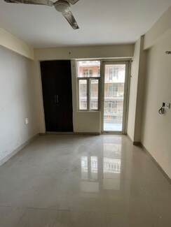 4 BHK + Servant Room Apartment For Sale in Uninav Utopia