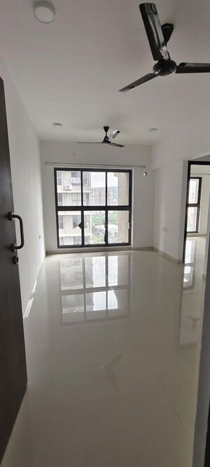 Room in 2 BHK Apartment at UK Iridium, Kandivali East – for Rent