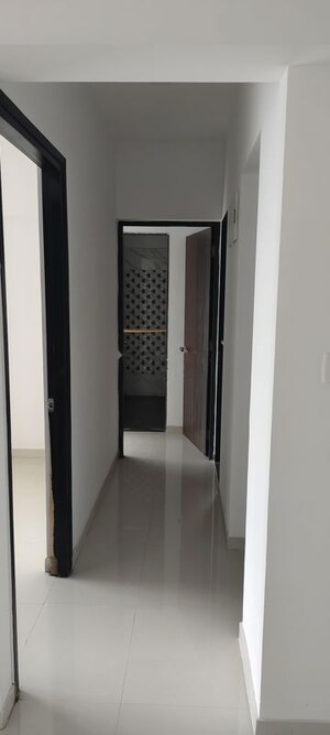 2 BHK Apartment For Rent in UK Iridium, Kandivali East