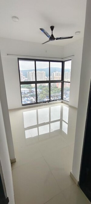 Room in 2 BHK Apartment at UK Iridium, Kandivali East – for Rent