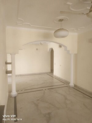 Bathroom in 4 BHK Apartment at The Surbhi Apartment, Sector 43 – for Rent