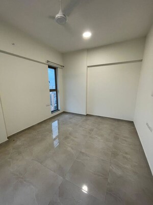 Room in 2 BHK Apartment at Sheth Auris Bliss, Malad West – for Sale