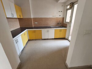 Kitchen in 3 BHK Apartment at Omaxe R2, Gomti Nagar – for Rent