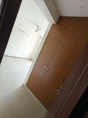 Furnished Amenities in 3 BHK Apartment at Omaxe R2, Gomti Nagar – for Rent