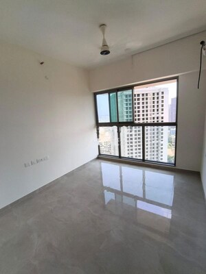 Room in 2 BHK Apartment at Lodha Woods, Kandivali East – for Rent