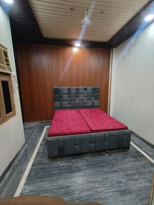 Bedroom in 1 RK Apartment at Sainik Farm – for Rent