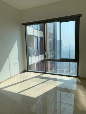 Room in 4 BHK Apartment at Piramal Mahalaxmi, Mahalaxmi – for Rent