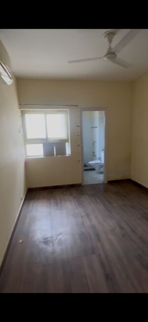 Room in 3 BHK Apartment at BPTP The Resort, Sector 75 – for Rent