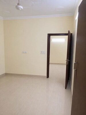 Room in 1 BHK Apartment at Neb Sarai – for Rent