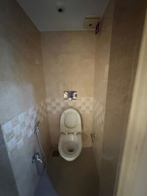 Bathroom in 1.5 BHK Apartment at Prabhadevi – for Rent