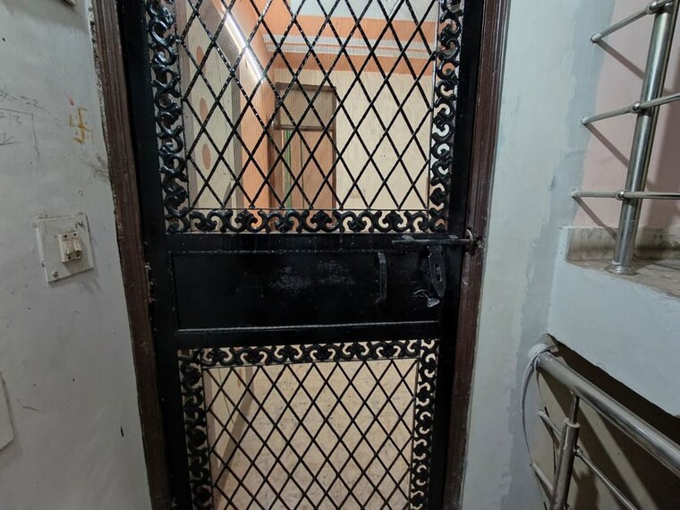 Exterior View, mayur vihar 1.5 Bedroom 450 Sq.Ft. Builder Floor In Mayur Vihar Delhi 10636913