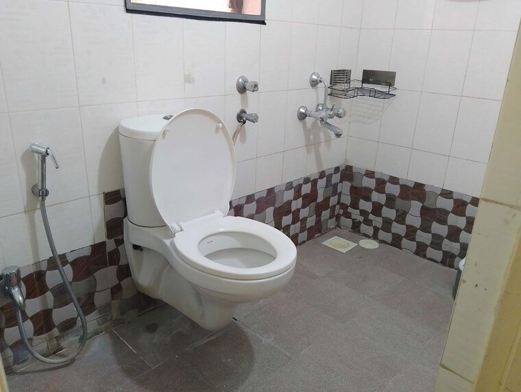 Bathroom, goel-ganga-nebula 3 Bedroom 2650 Sq.Ft. Penthouse In Viman Nagar Pune 10635583