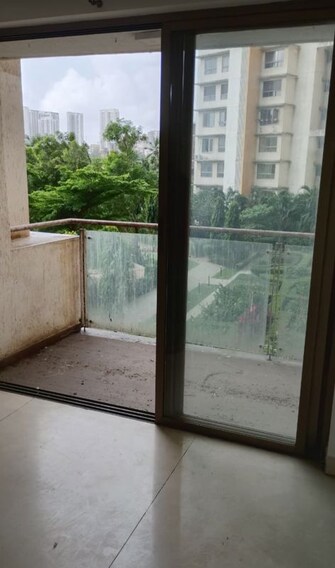 3 BHK + Store Room Apartment For Sale in Lodha Luxuria in Majiwada, Thane