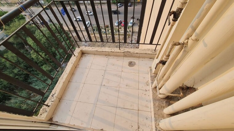 Balcony, amrapali-silicon-city 1 RK 1250 Sq.Ft. Apartment In Sector 76 Noida 10636942