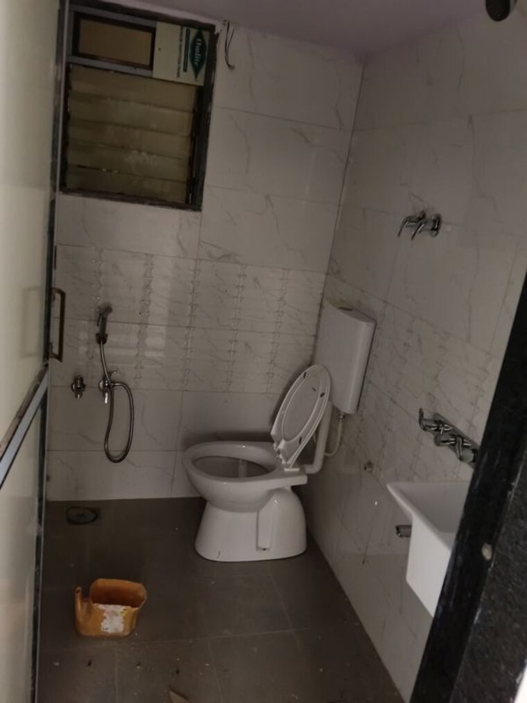 Bathroom, punyarthi-tower 1 Bedroom 700 Sq.Ft. Apartment In Kalyan West Thane 10636924