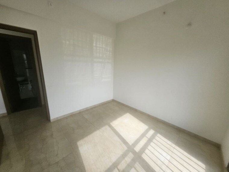 Room, bandra east 2 Bedroom 540 Sq.Ft. Apartment In Bandra East Mumbai 10636948