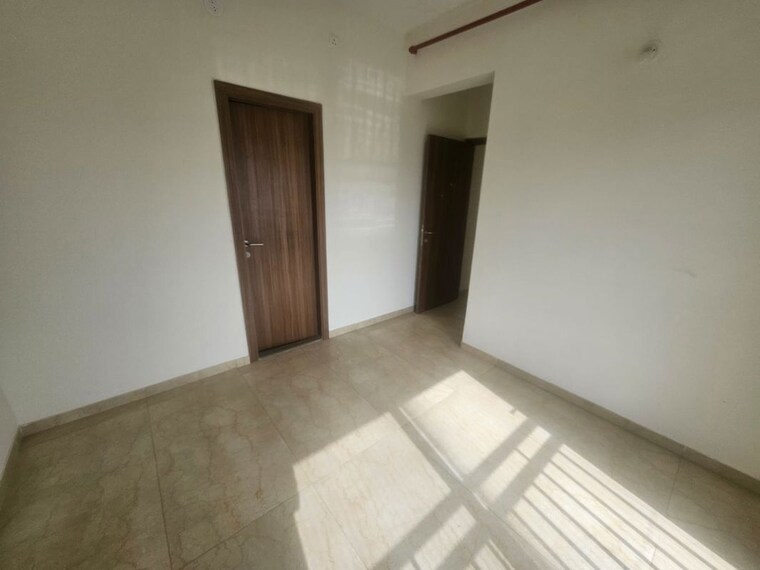 Room, bandra east 2 Bedroom 540 Sq.Ft. Apartment In Bandra East Mumbai 10636948