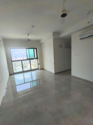 Room in 2 BHK Apartment at Lodha Woods, Kandivali East – for Rent