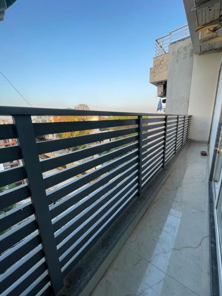 Balcony, dlf city phase 3 1 RK 350 Sq.Ft. Builder Floor In Dlf City Phase 3 Gurgaon 10636965